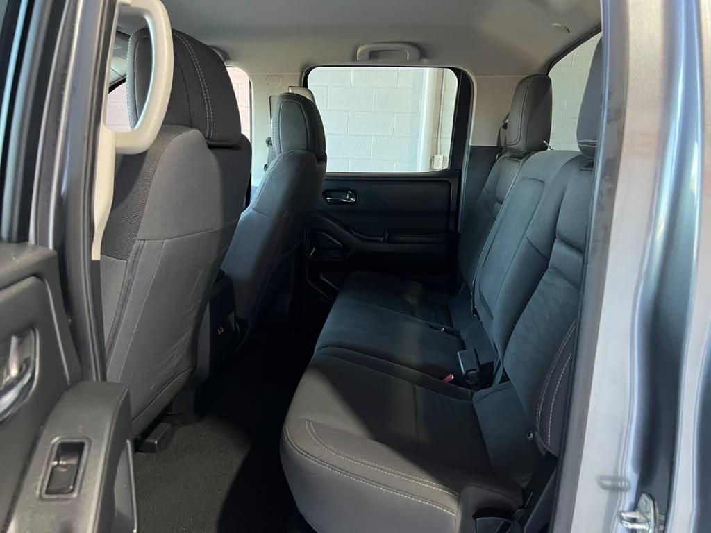 Nissan Frontier SV Crew Cab 2WD 2023