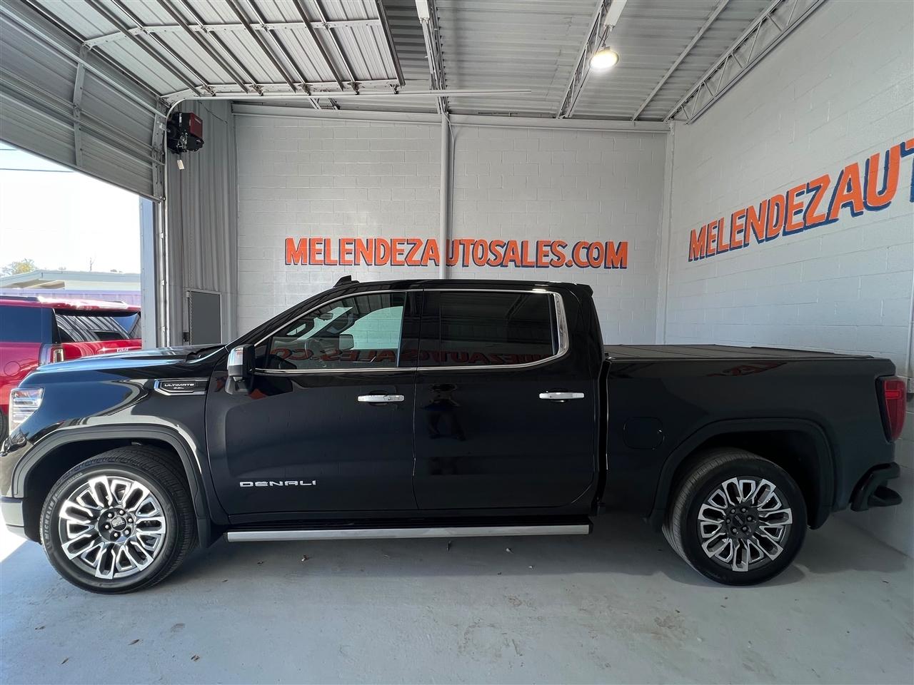 GMC Sierra 1500 Denali Ultimate Crew Cab 4WD 2023