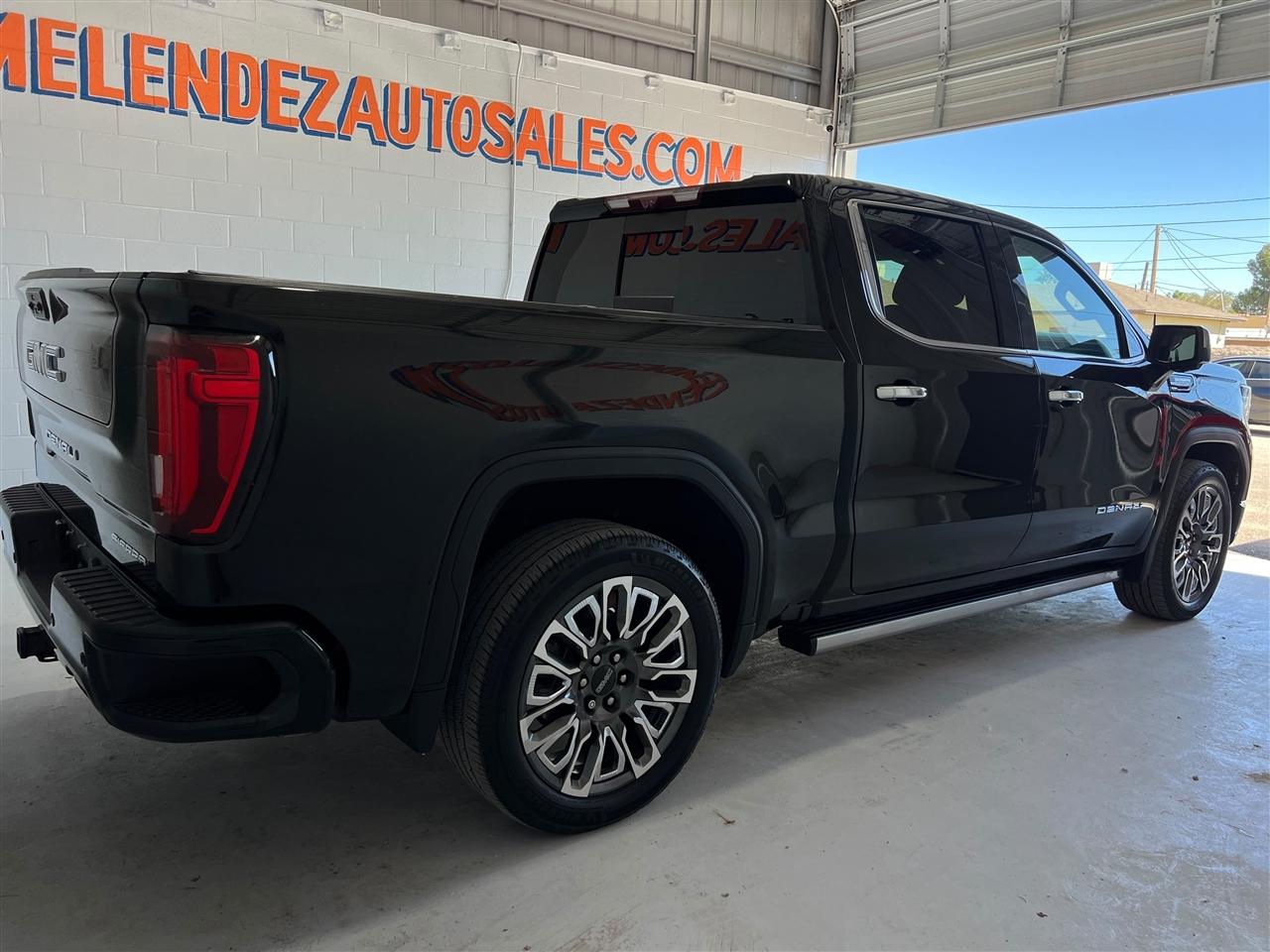 GMC Sierra 1500 Denali Ultimate Crew Cab 4WD 2023