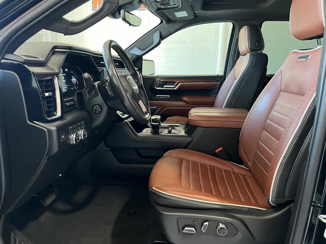 GMC Sierra 1500 Denali Ultimate Crew Cab 4WD 2023