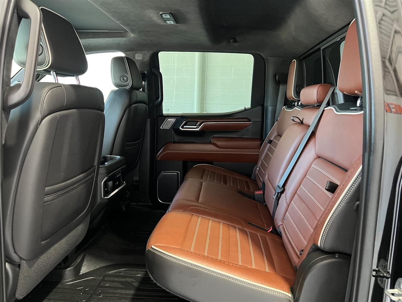 GMC Sierra 1500 Denali Ultimate Crew Cab 4WD 2023