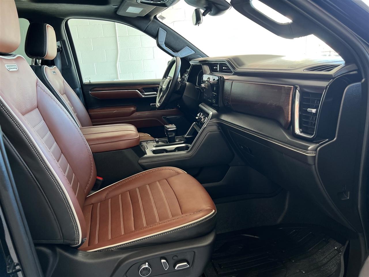 GMC Sierra 1500 Denali Ultimate Crew Cab 4WD 2023