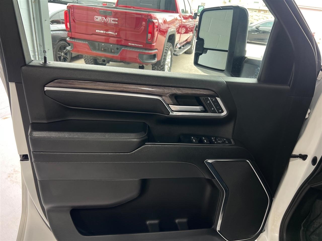Chevrolet Silverado 2500HD LTZ Crew Cab Long Box 4WD 2024
