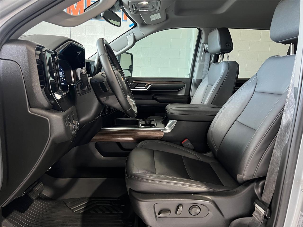 Chevrolet Silverado 2500HD LT Crew Cab Long Box 4WD 2024