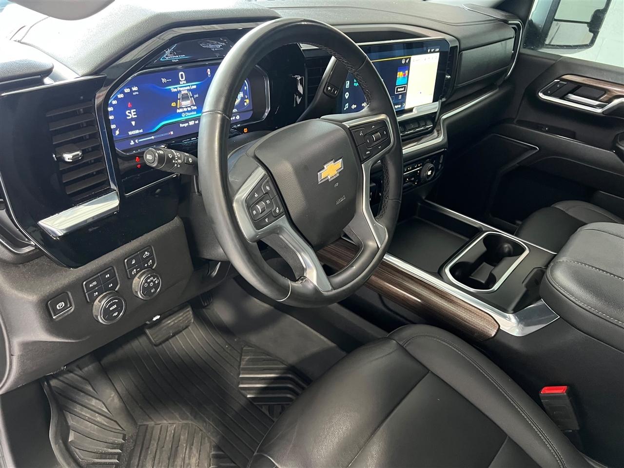 Chevrolet Silverado 2500HD LT Crew Cab Long Box 4WD 2024