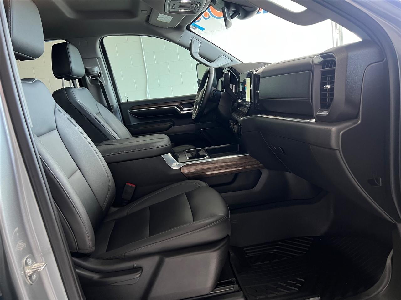 Chevrolet Silverado 2500HD LT Crew Cab Long Box 4WD 2024