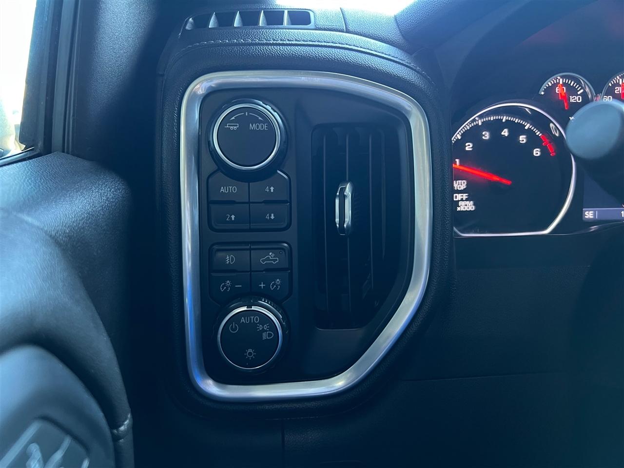 Chevrolet Silverado 1500 LT Trail Boss Crew Cab 4WD 2020