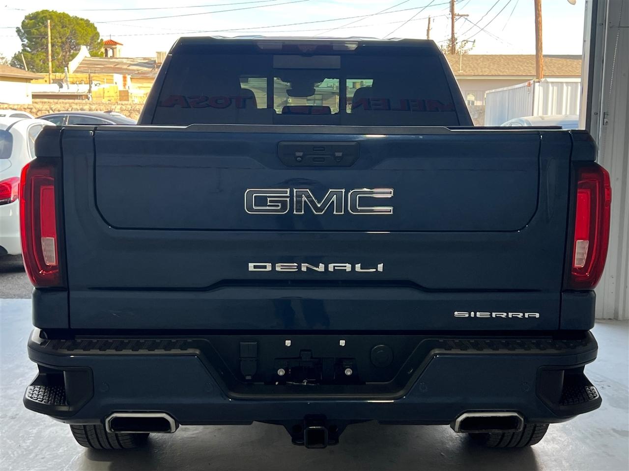 GMC Sierra 1500 Denali Ultimate Crew Cab 4WD 2023