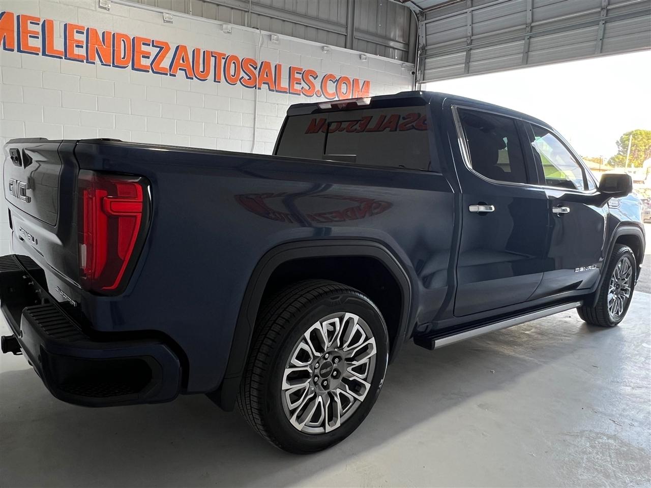 GMC Sierra 1500 Denali Ultimate Crew Cab 4WD 2023