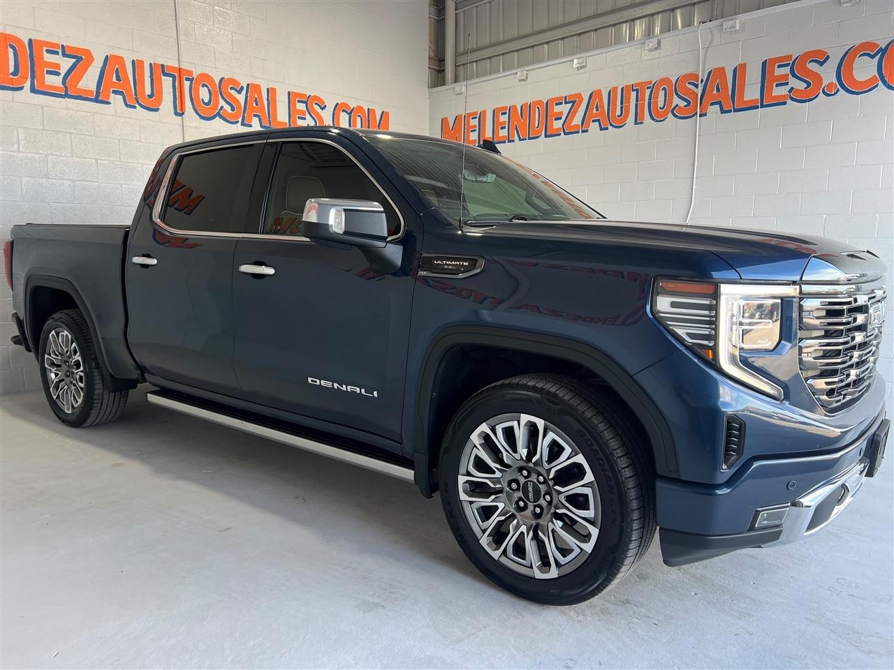 GMC Sierra 1500 Denali Ultimate Crew Cab 4WD 2023