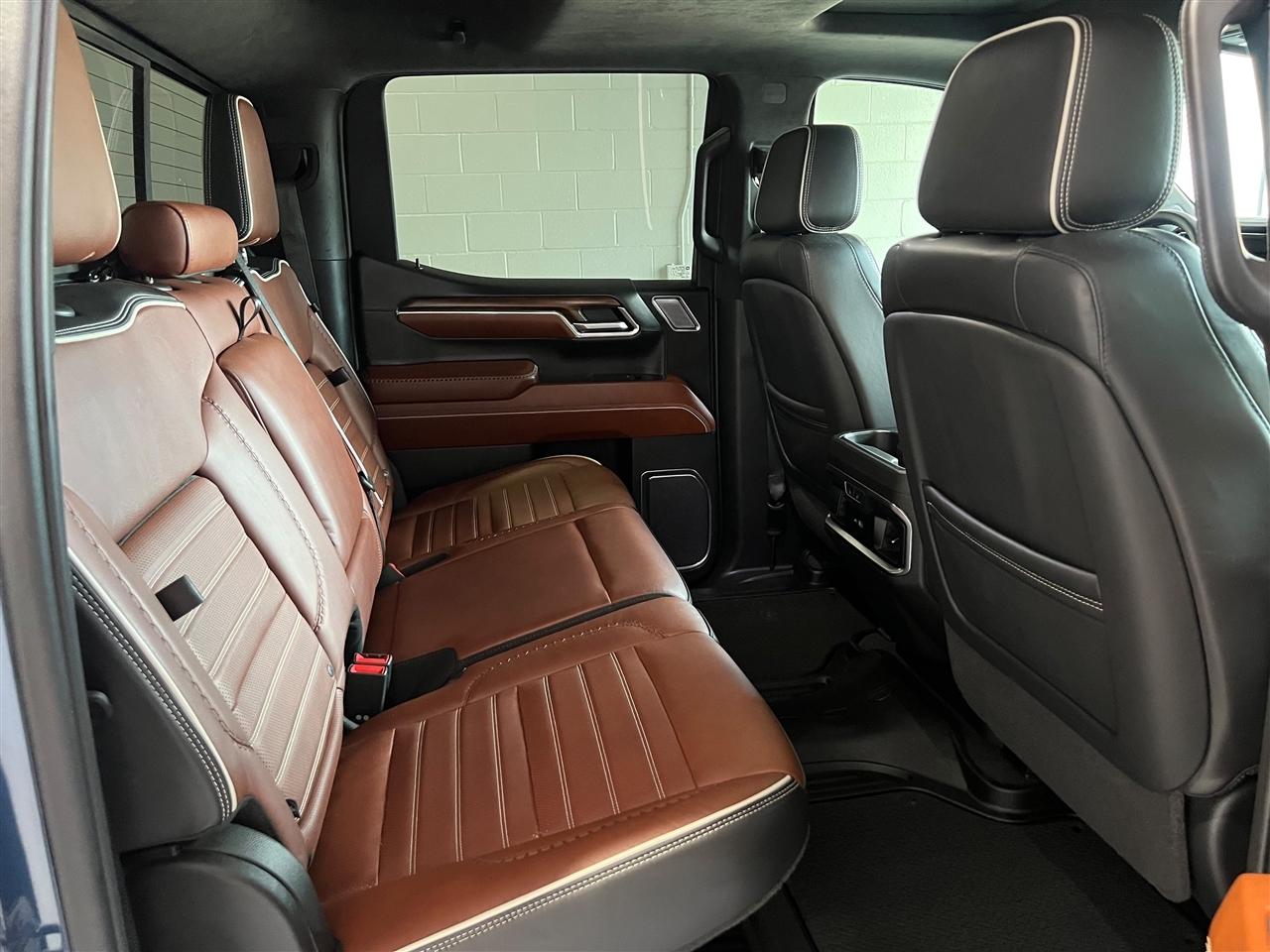 GMC Sierra 1500 Denali Ultimate Crew Cab 4WD 2023
