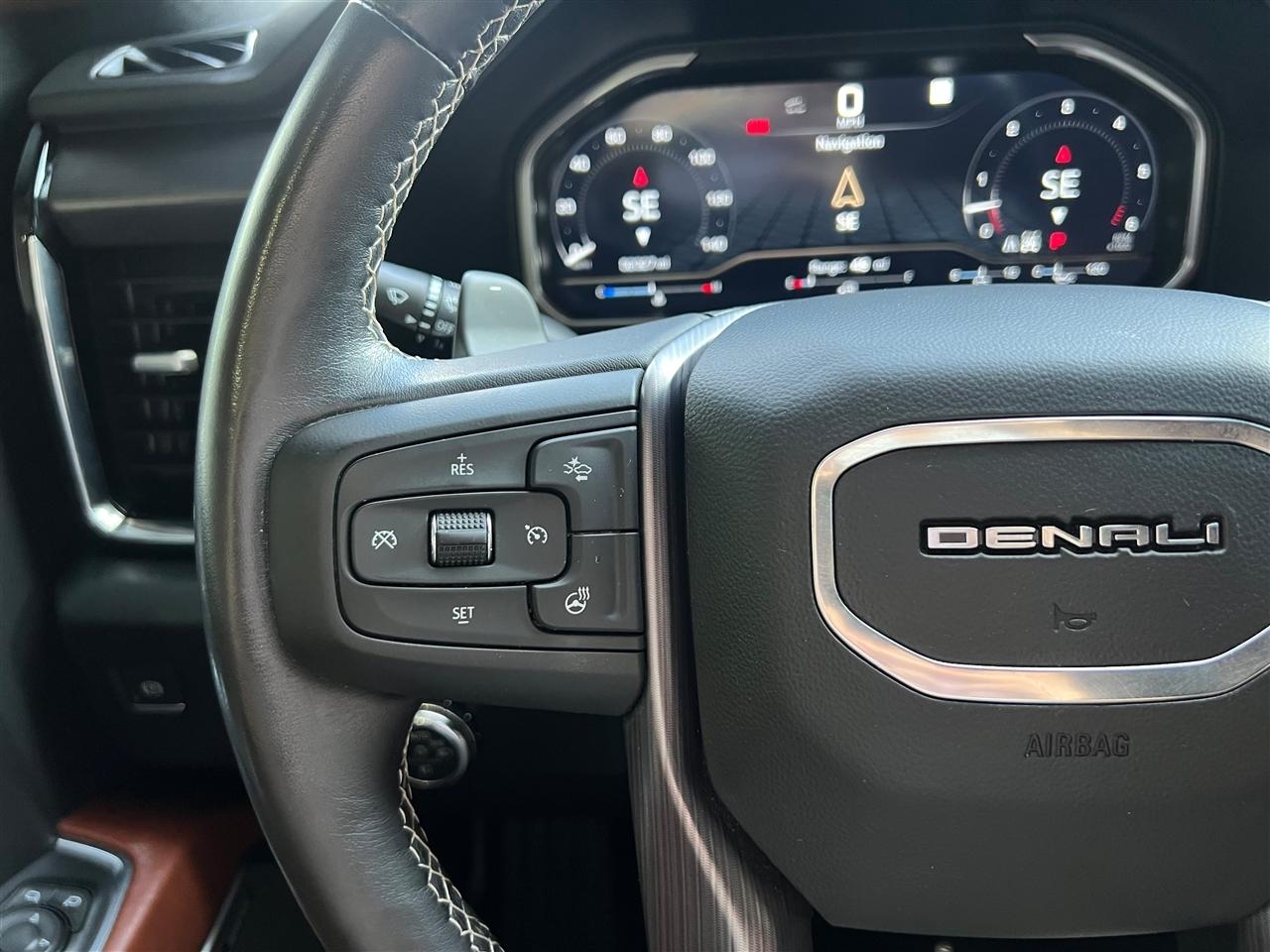 GMC Sierra 1500 Denali Ultimate Crew Cab 4WD 2023