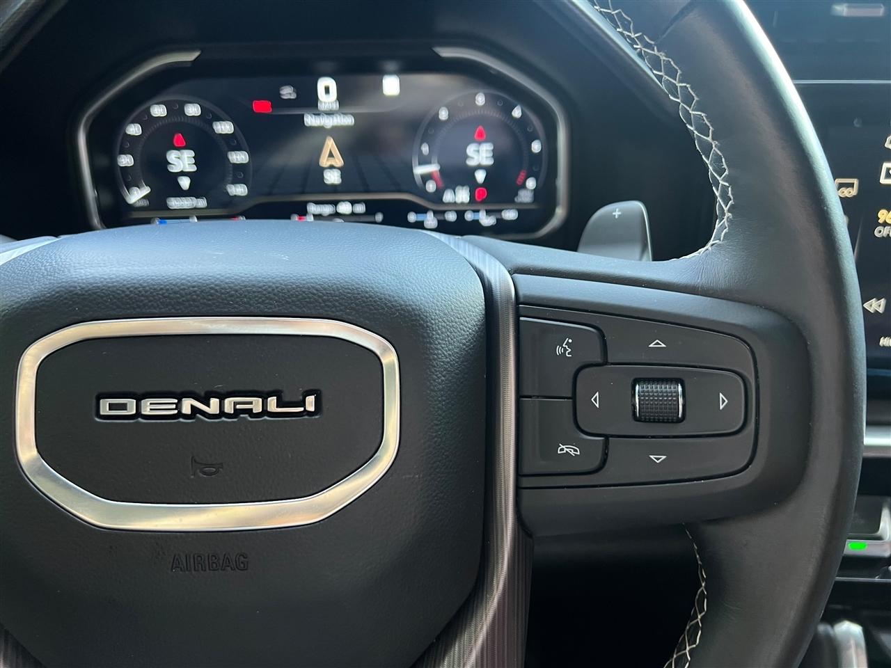 GMC Sierra 1500 Denali Ultimate Crew Cab 4WD 2023