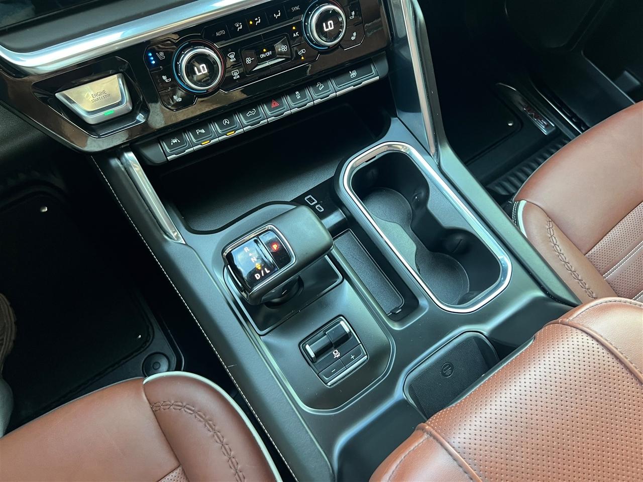 GMC Sierra 1500 Denali Ultimate Crew Cab 4WD 2023