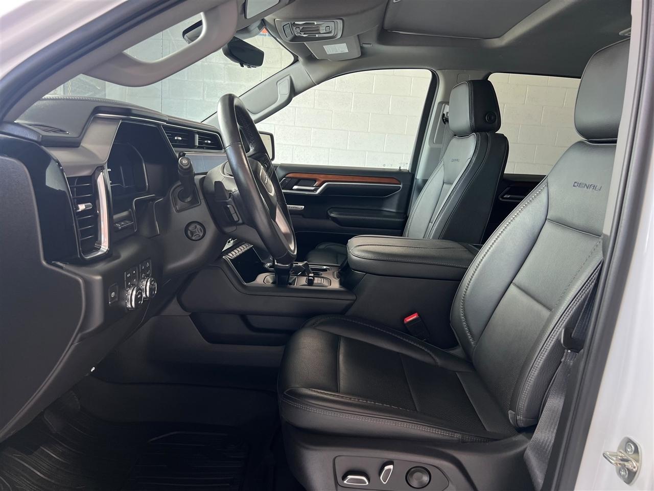 GMC Sierra 1500 Denali Crew Cab Short Box 4WD 2023