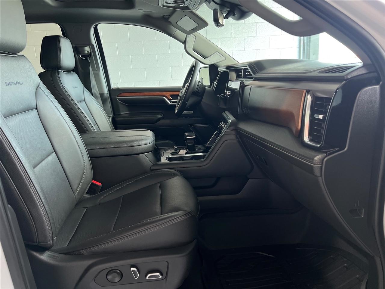 GMC Sierra 1500 Denali Crew Cab Short Box 4WD 2023