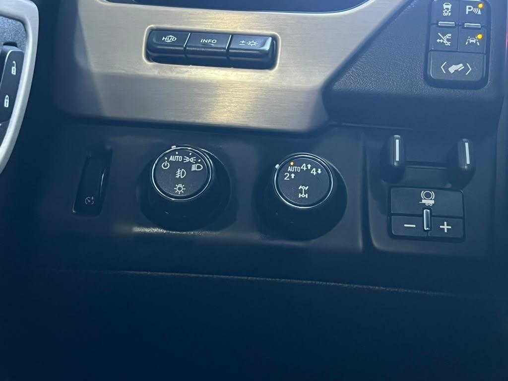 GMC Yukon Denali 4WD 2019