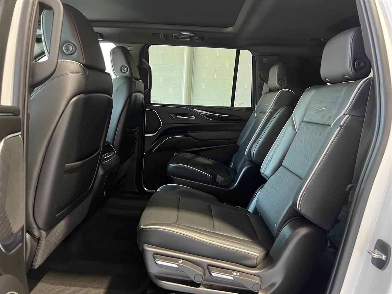Cadillac Escalade ESV Sport AWD 2023