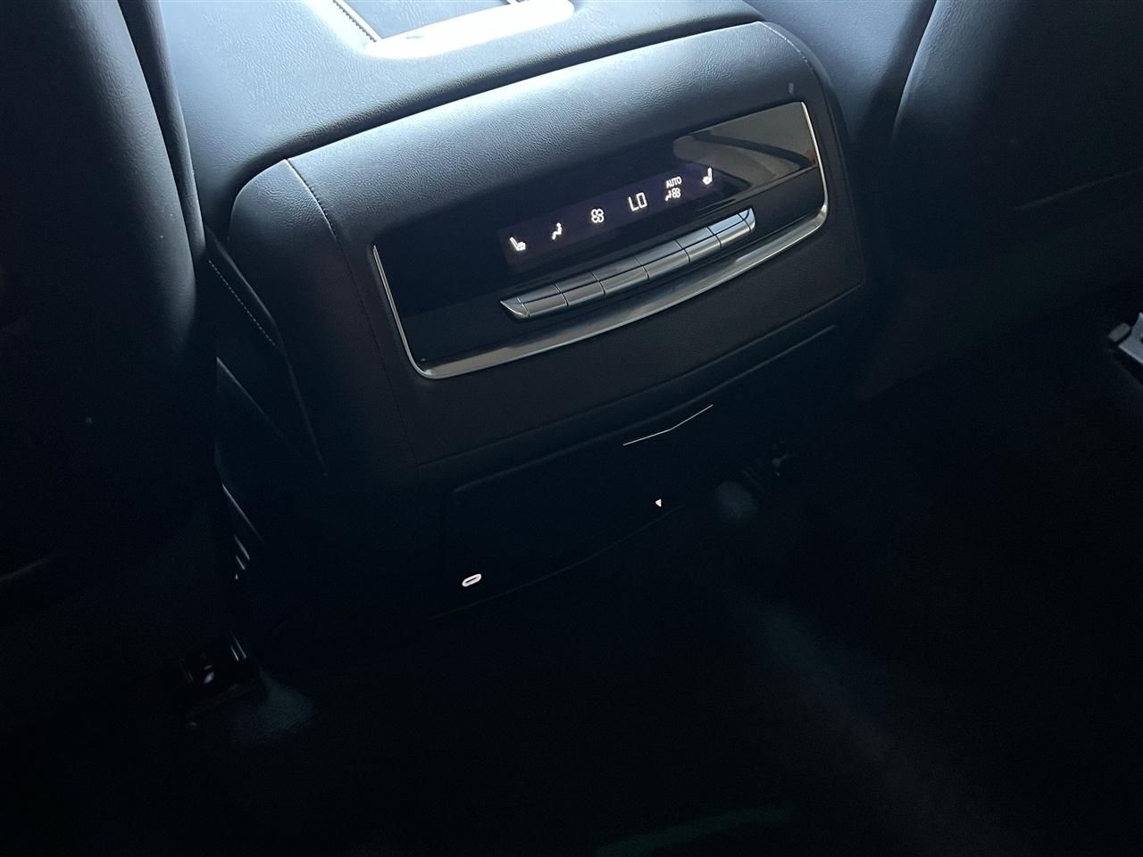Cadillac Escalade ESV Sport AWD 2023