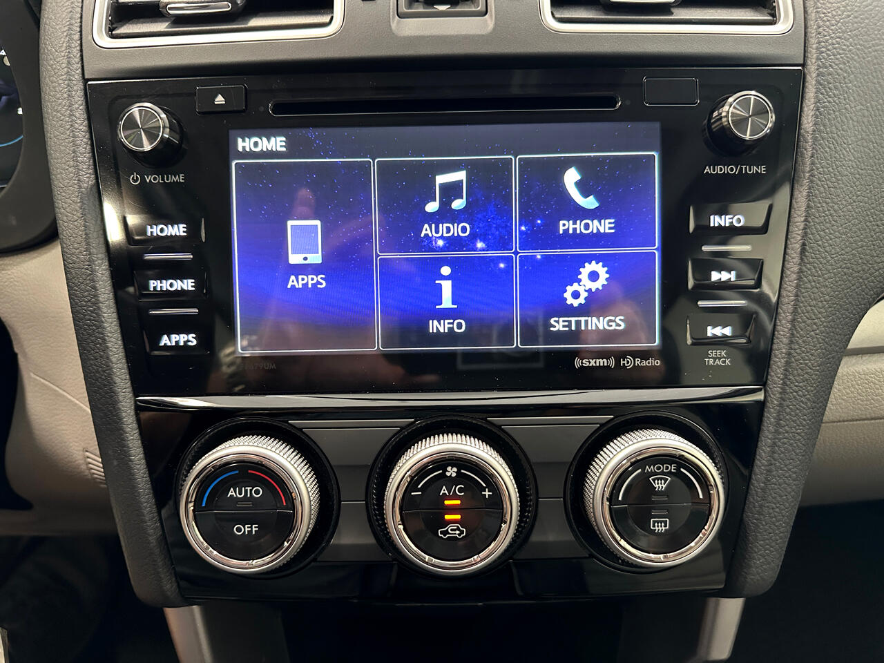 2018 Subaru Forester 2.5i Premium photo 33