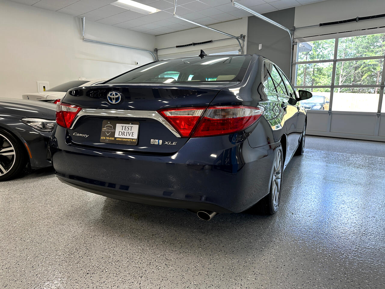 2015 Toyota Camry Hybrid XLE photo 6
