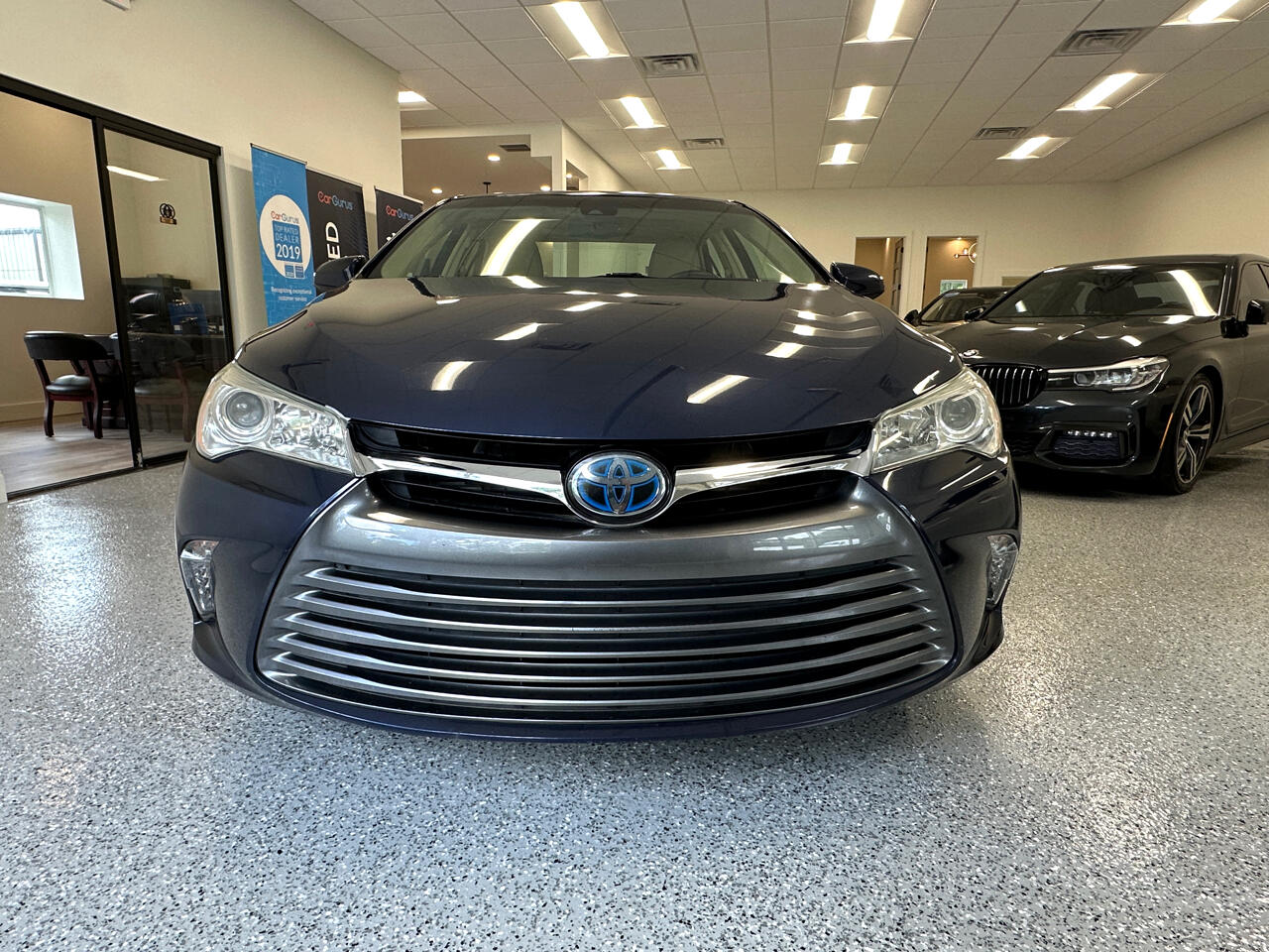 2015 Toyota Camry Hybrid XLE photo 11