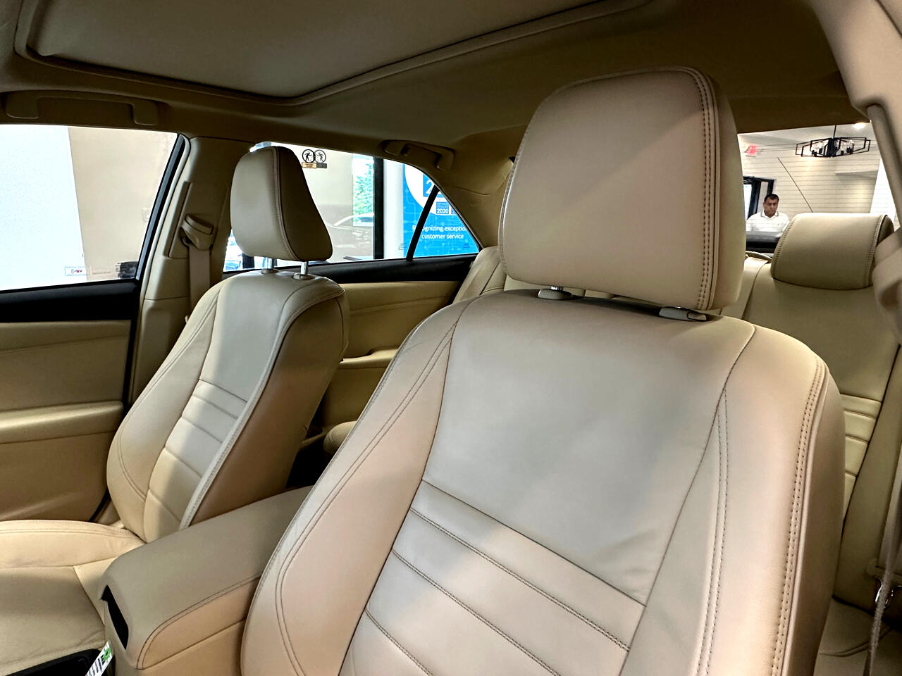 2015 Toyota Camry Hybrid XLE photo 19