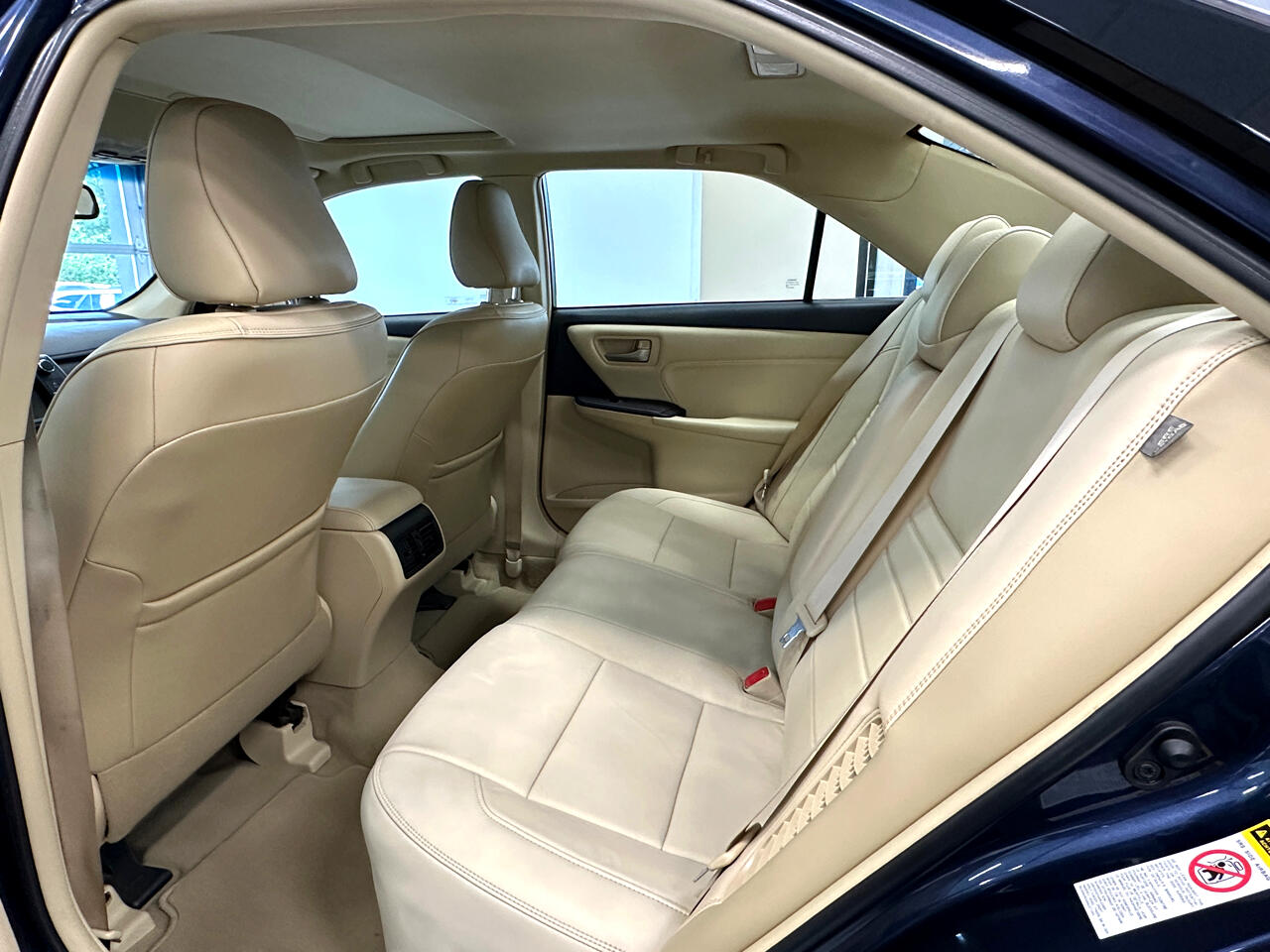 2015 Toyota Camry Hybrid XLE photo 21