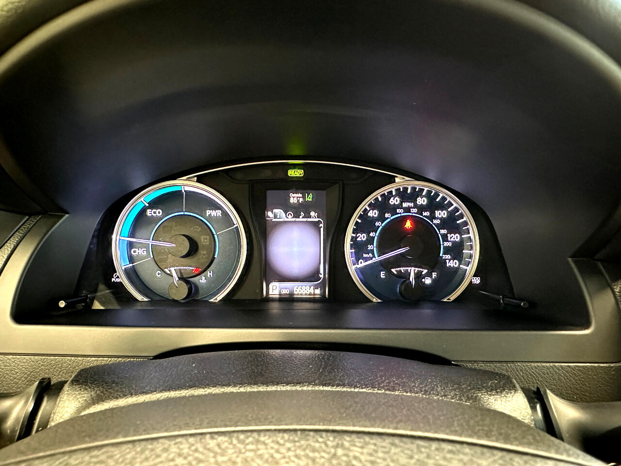 2015 Toyota Camry Hybrid XLE photo 29