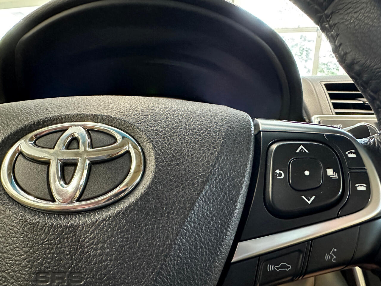 2015 Toyota Camry Hybrid XLE photo 31