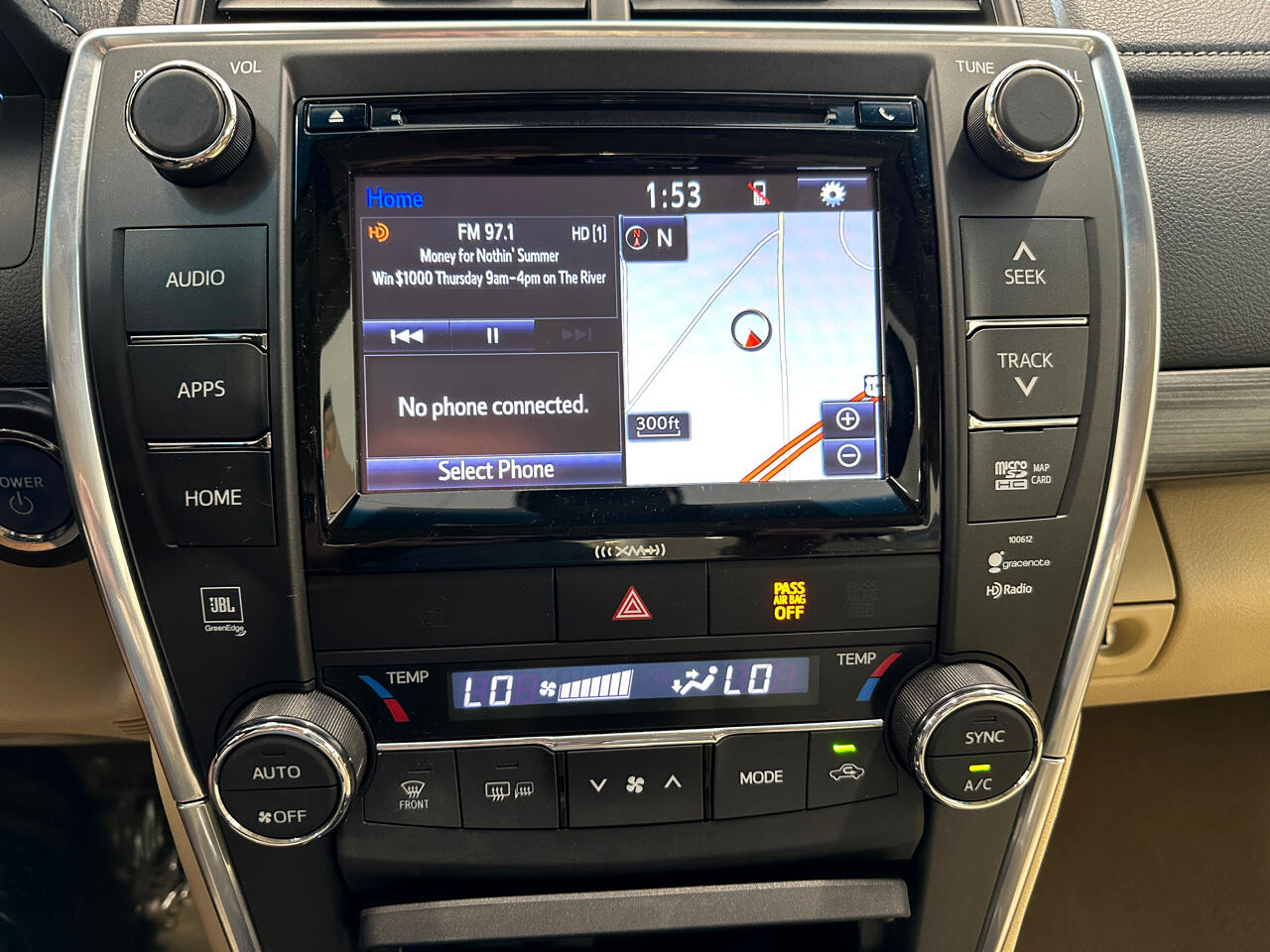 2015 Toyota Camry Hybrid XLE photo 33