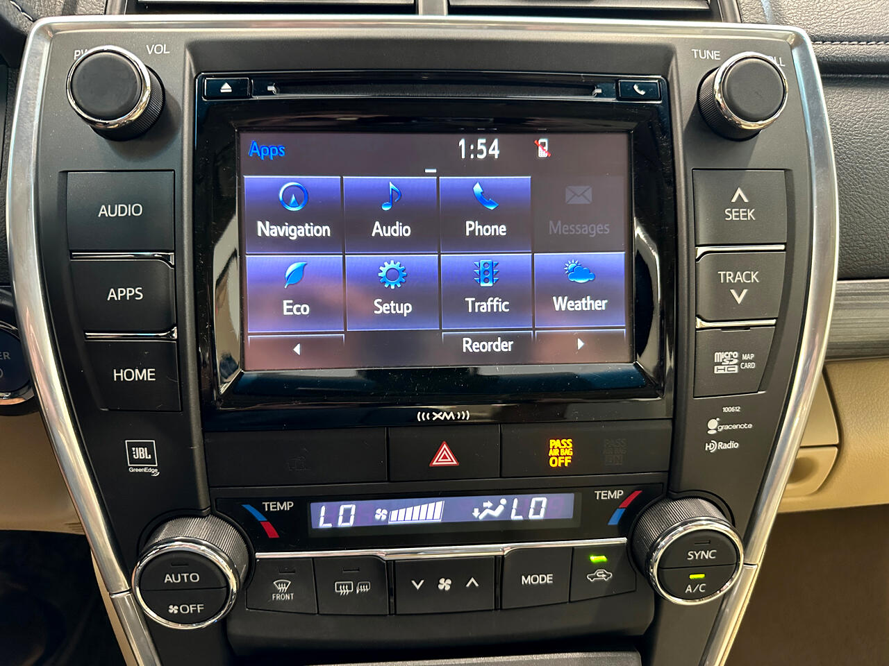 2015 Toyota Camry Hybrid XLE photo 38