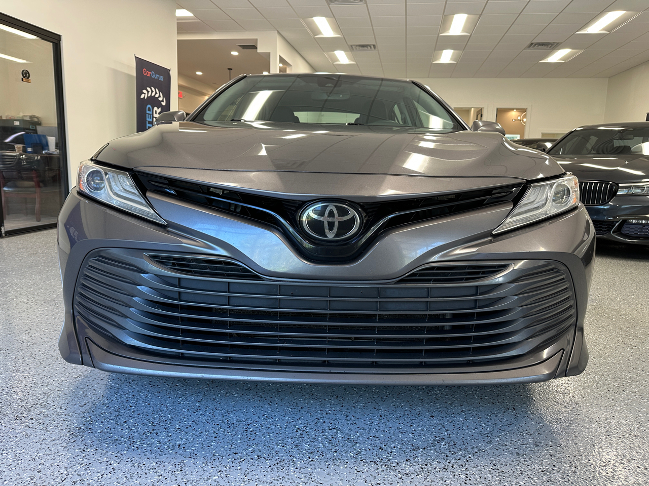 2019 Toyota Camry XLE photo 13