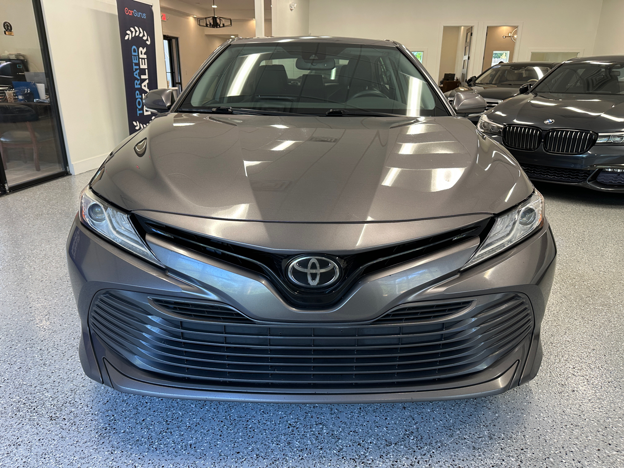 2019 Toyota Camry XLE photo 14