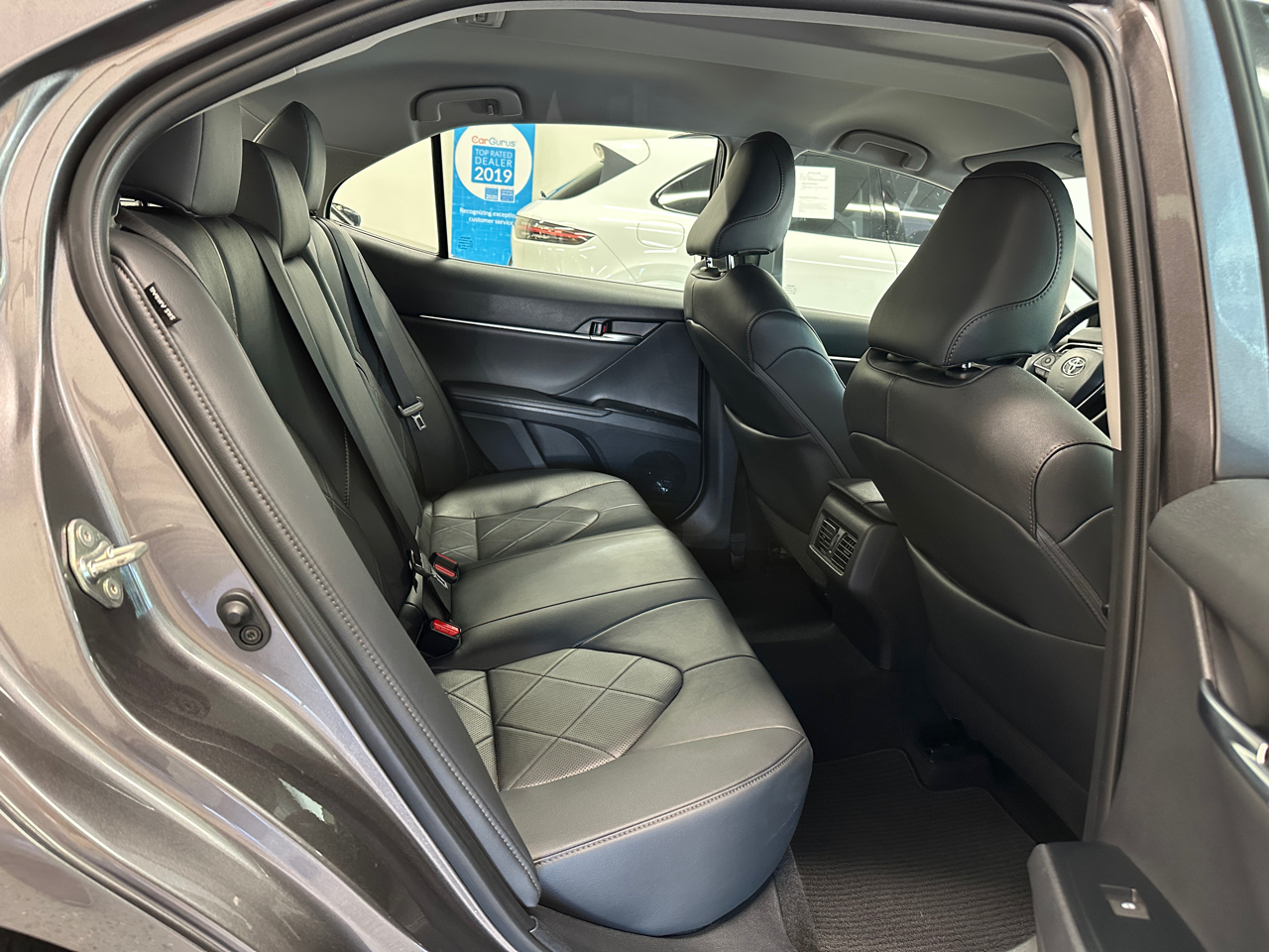 2019 Toyota Camry XLE photo 27