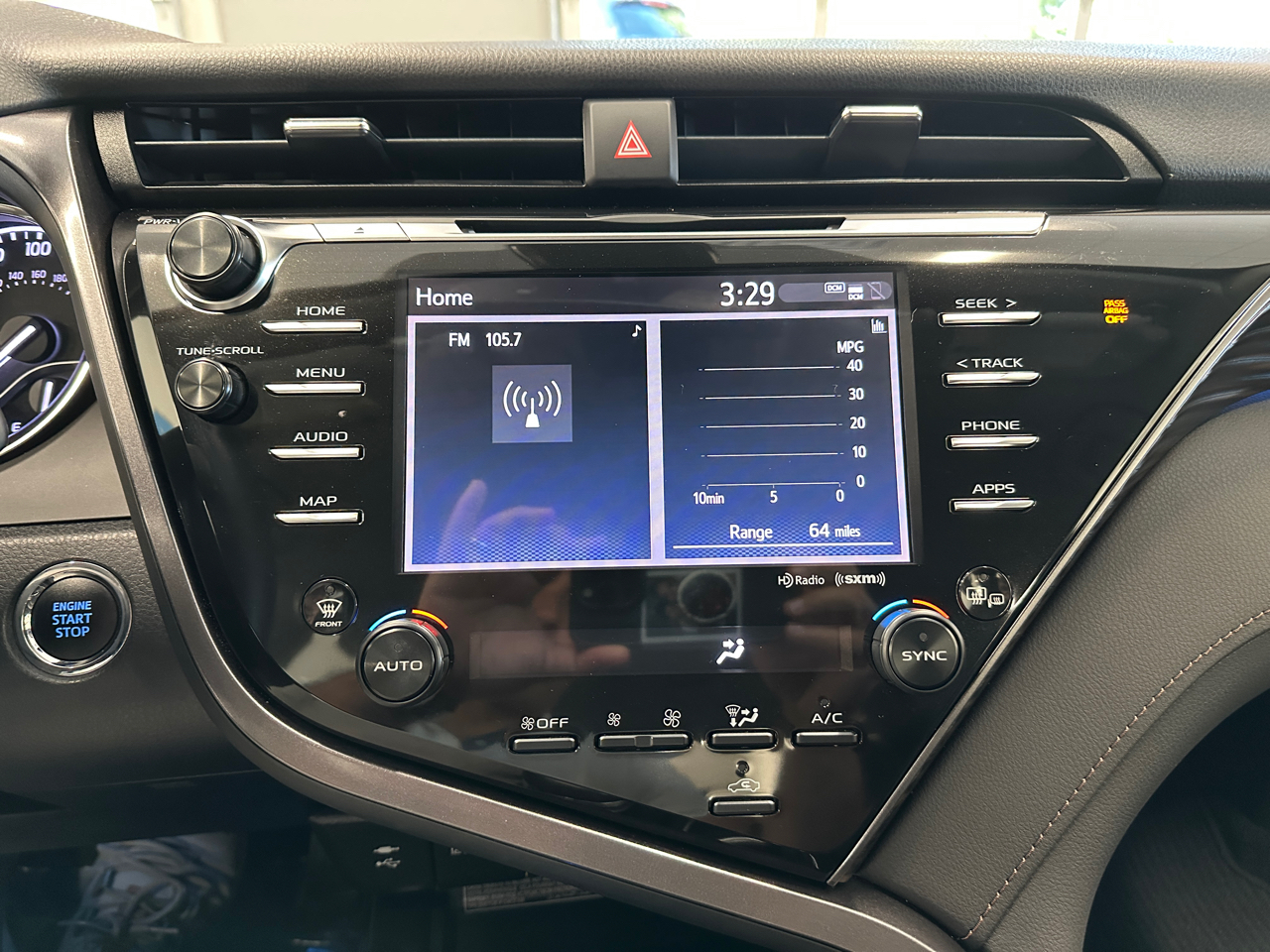 2019 Toyota Camry XLE photo 36