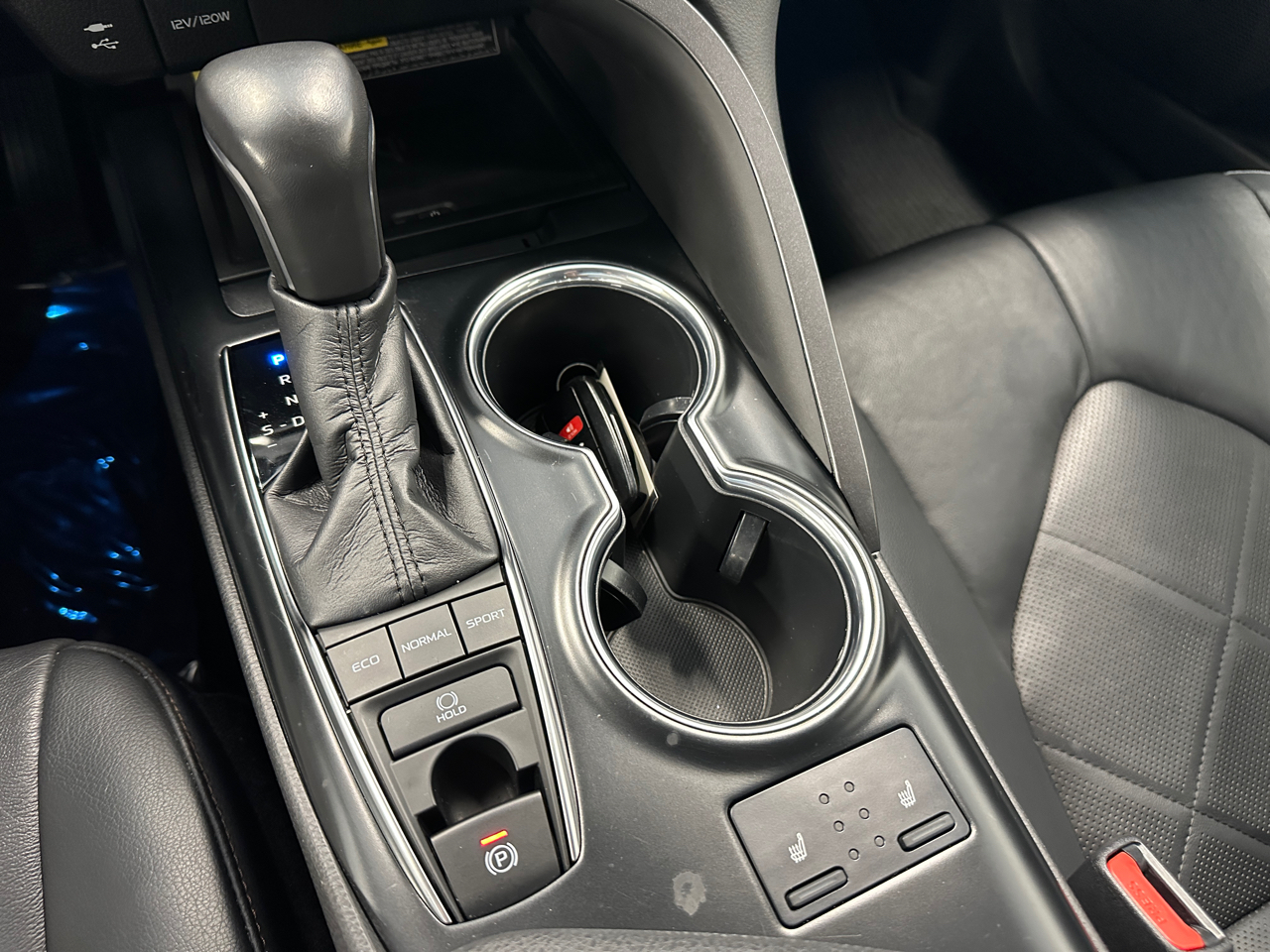 2019 Toyota Camry XLE photo 37