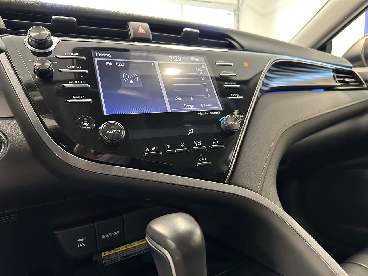 2019 Toyota Camry XLE photo 40