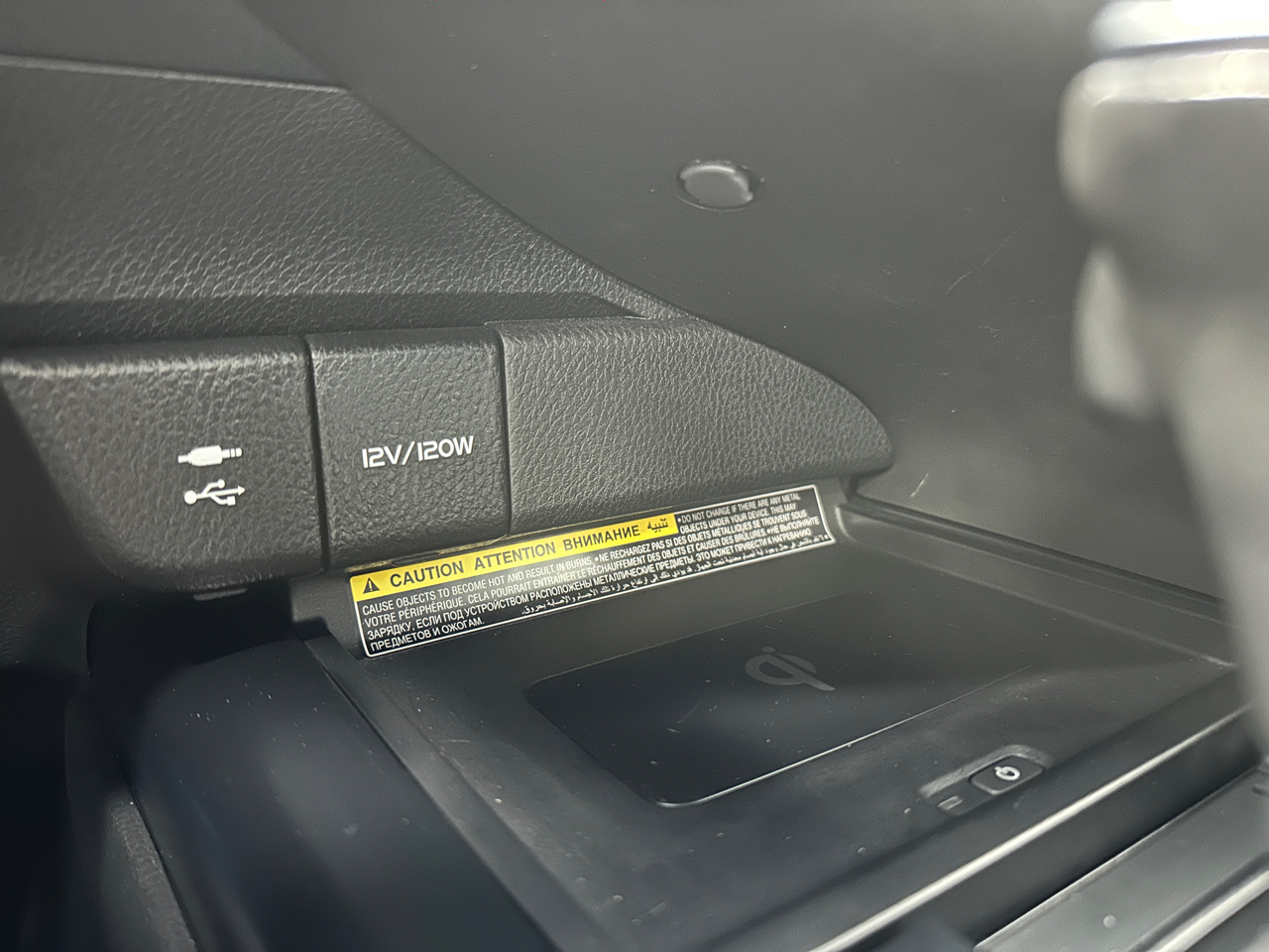 2019 Toyota Camry XLE photo 42