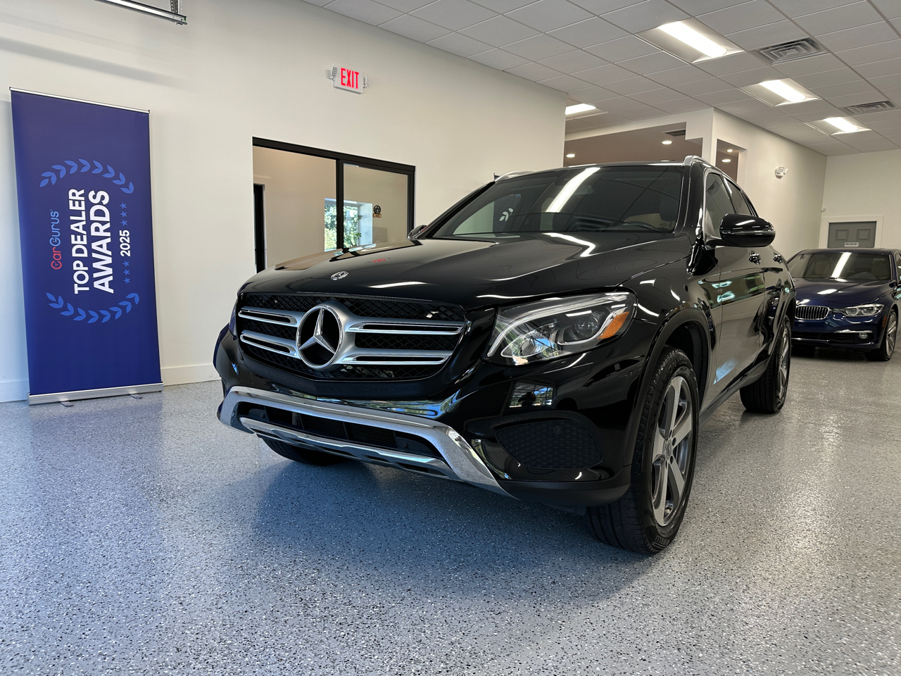2019 Mercedes Benz GLC 300 4MATIC photo 2