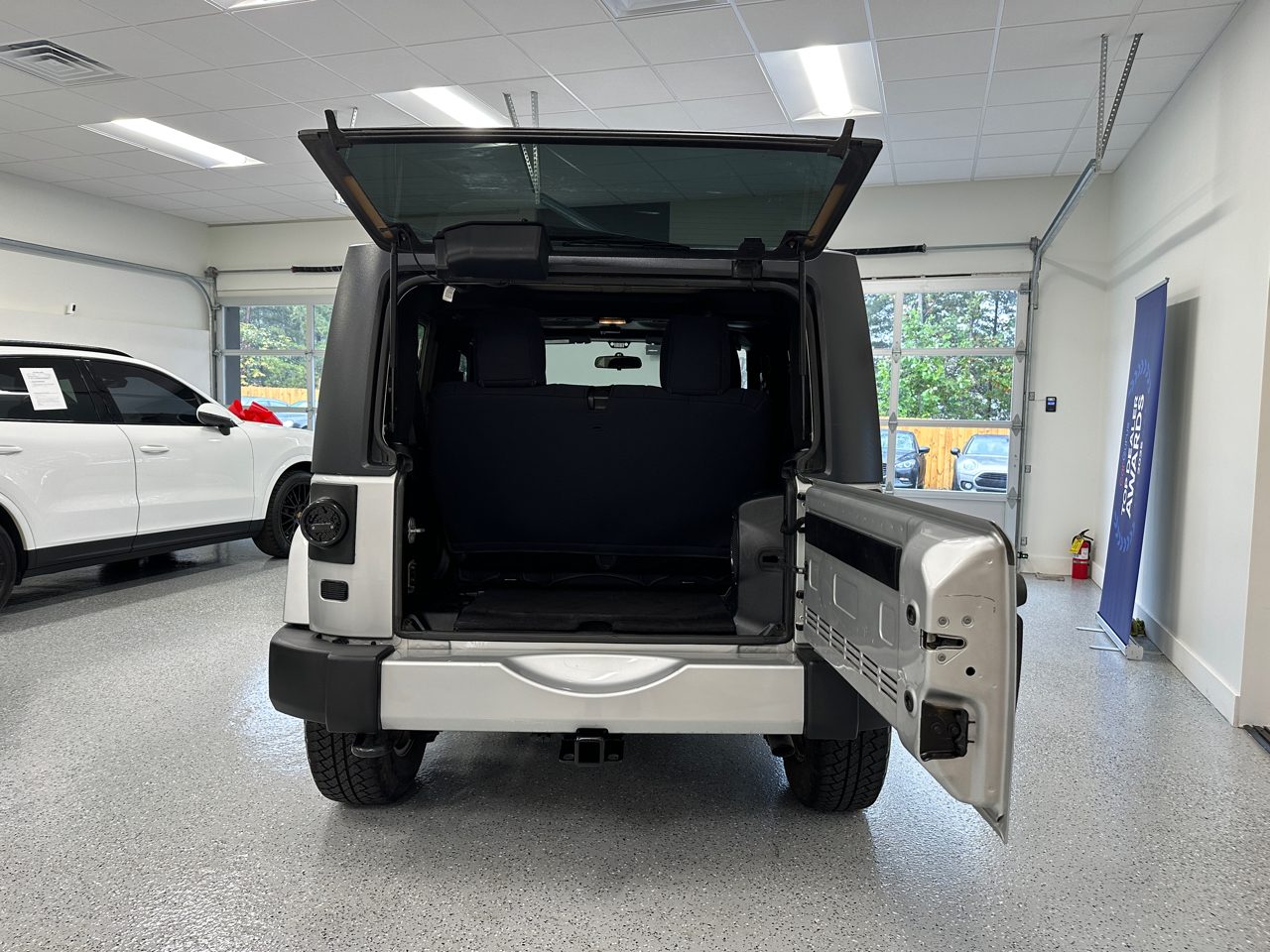 Jeep Wrangler Sahara 4WD 2011