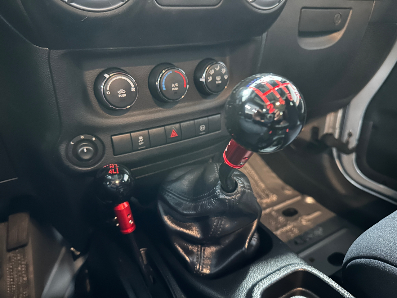 Jeep Wrangler Sahara 4WD 2011