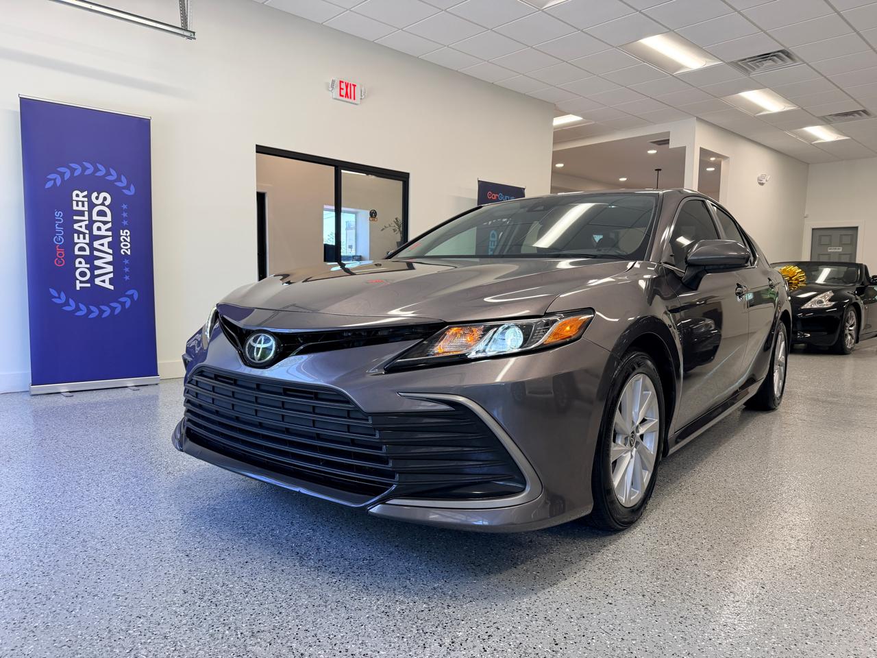 Toyota Camry LE Auto (Natl) 2021