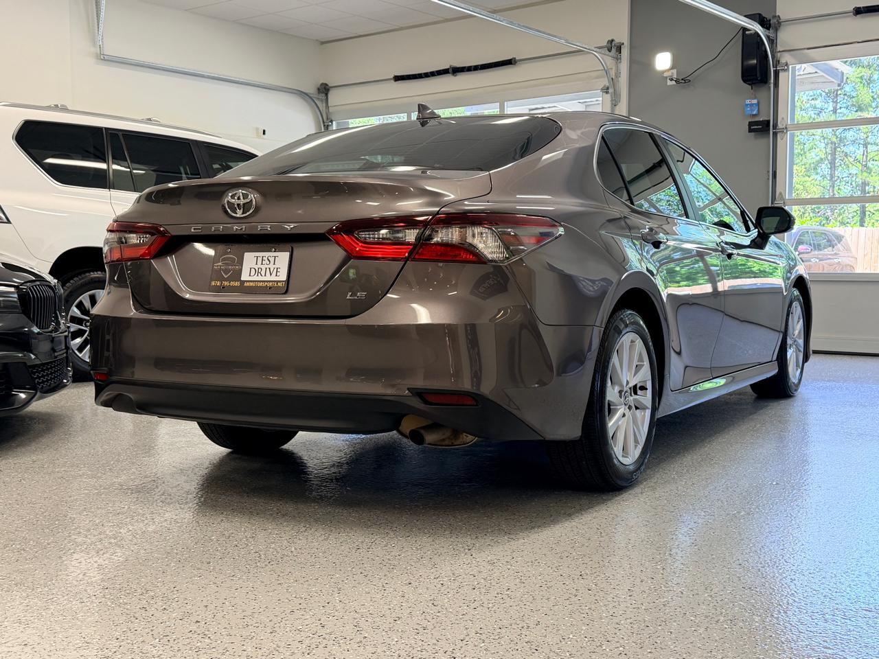 Toyota Camry LE Auto (Natl) 2021