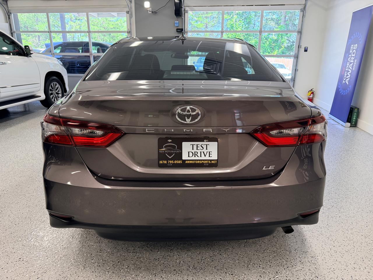 Toyota Camry LE Auto (Natl) 2021