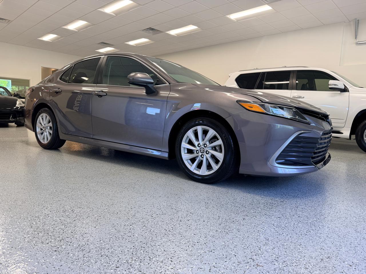 Toyota Camry LE Auto (Natl) 2021