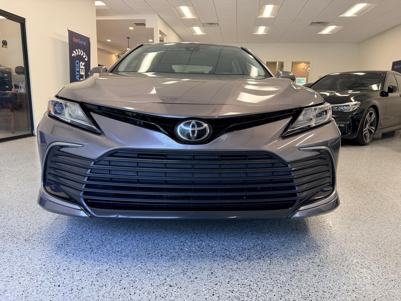 Toyota Camry LE Auto (Natl) 2021