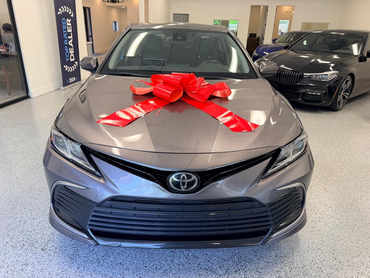 Toyota Camry LE Auto (Natl) 2021