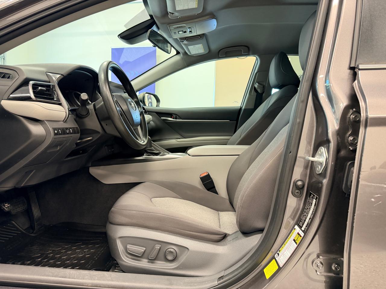 Toyota Camry LE Auto (Natl) 2021