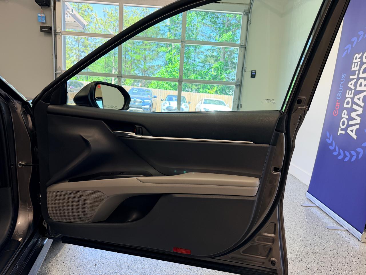 Toyota Camry LE Auto (Natl) 2021